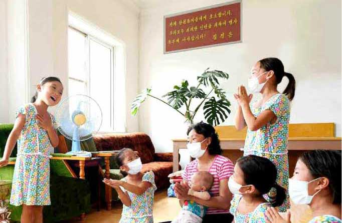 1-수재민들은 군당청사에서, 일군들은 천막에서